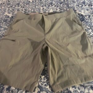 Weatherproof Green Flat Front Shorts Lightweight Outdoor Wear